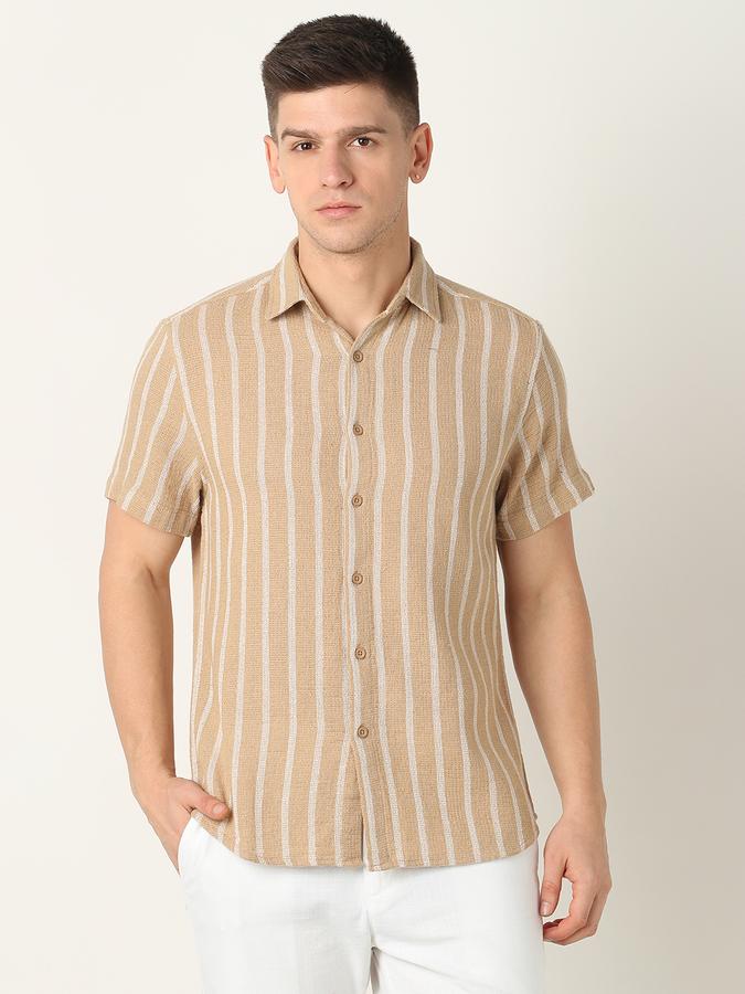 Men Regular Fit Shirt with Spread Collar image number 0