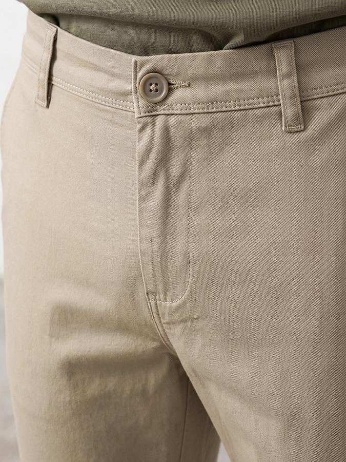 R&B Men Khaki Mid Rise Slim Fit Chinos