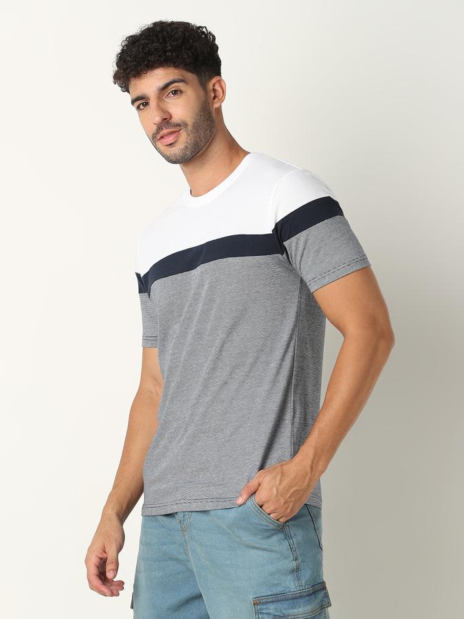 Men Colourblock Crew-Neck T-Shirt image number 1