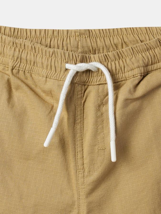 Boys Mid-Rise Regular Fit Shorts image number 3