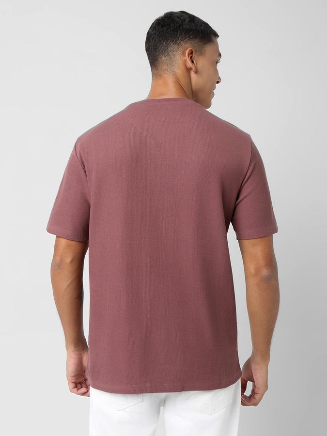 Men Typographic Print Regular Fit Round-Neck T-Shirt image number 3