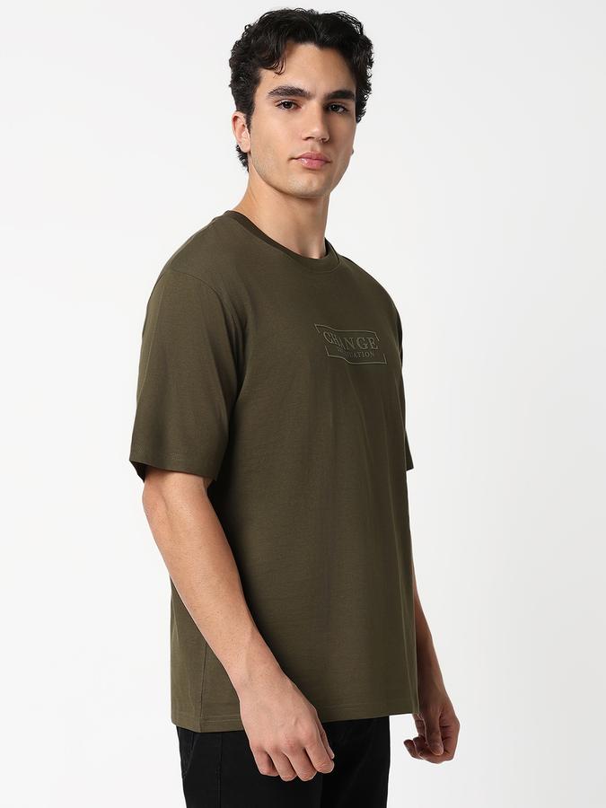 Solid Men Round Neck T-Shirt image number 1