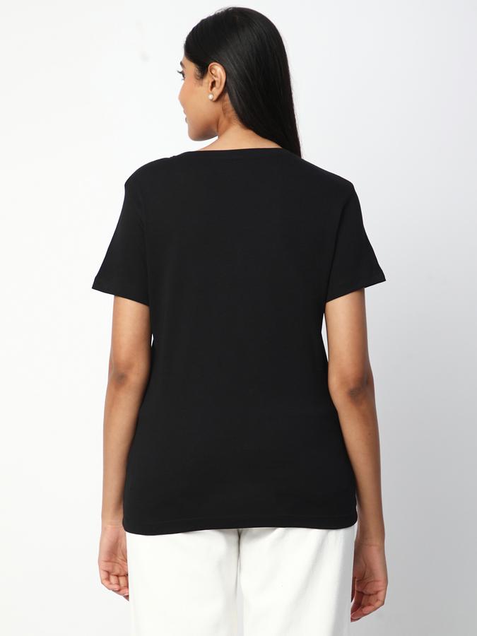 Women Graphic Print Round Neck T-Shirt image number 2