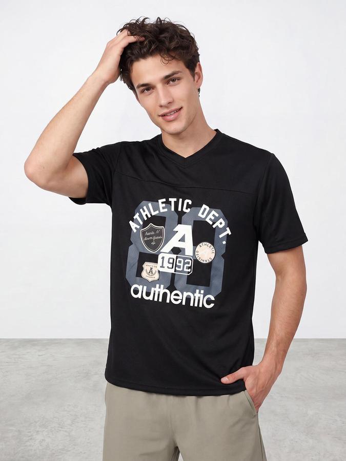 R&B Men Black Typography Printed Short Sleeves V-Neck Tshirt