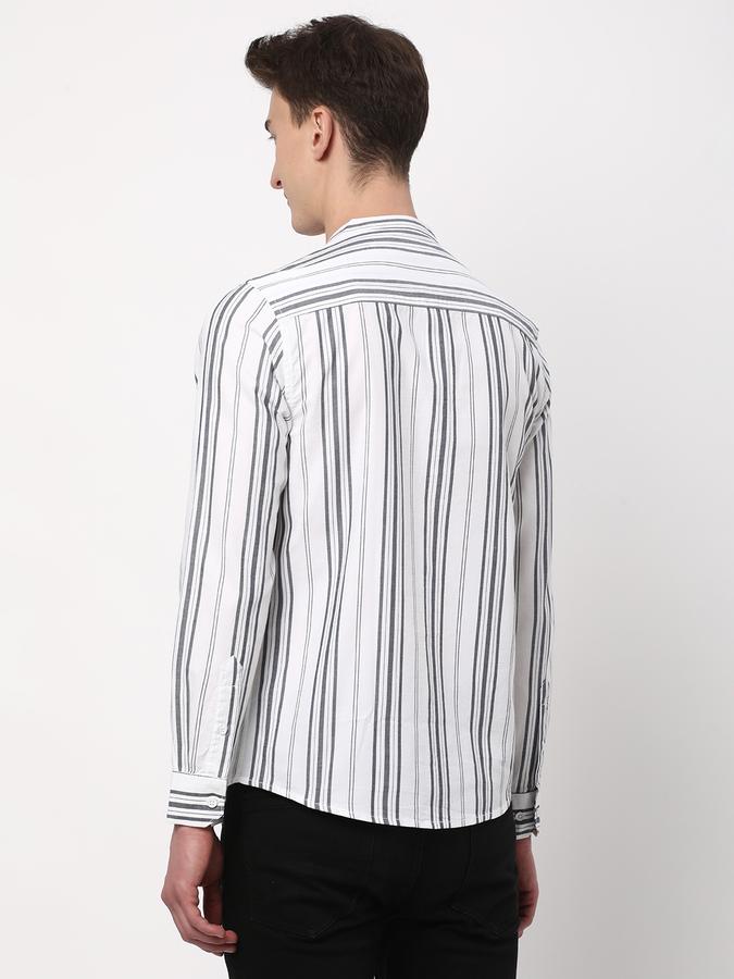 Men Striped Slim Fit Shirt with Patch Pocket image number 2