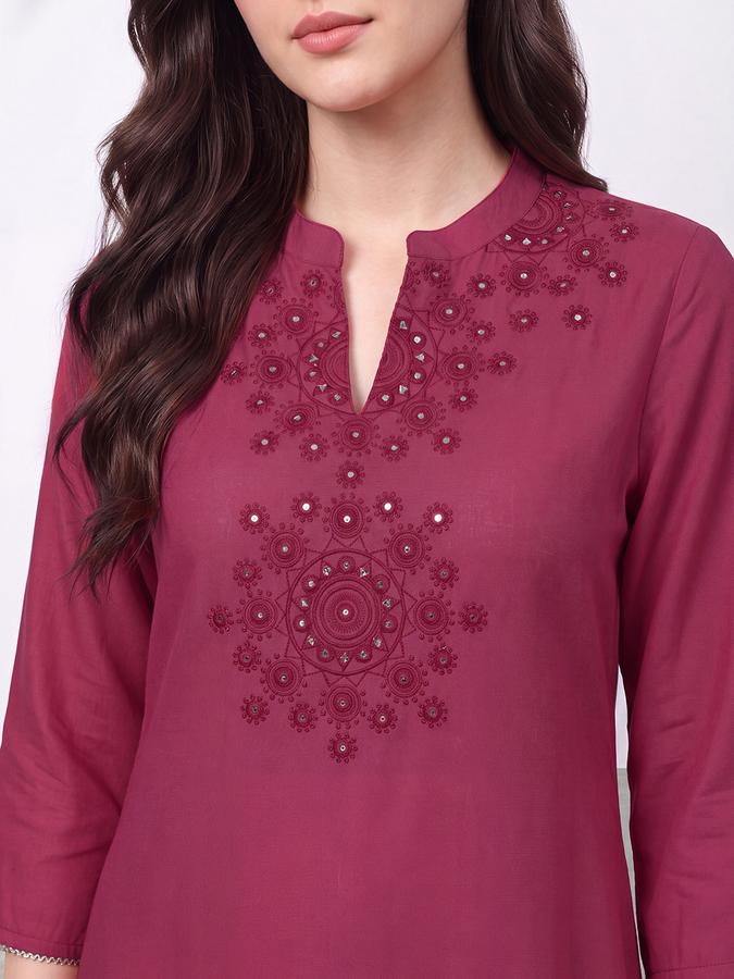 R&B Womens Maroon Three-Quarter Sleeves Mandarin Floral Embroidery Straight Kurta