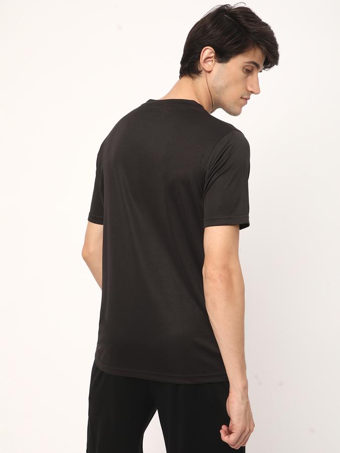 Men Typographic Print Regular Fit Crew-Neck T-Shirt image number 2