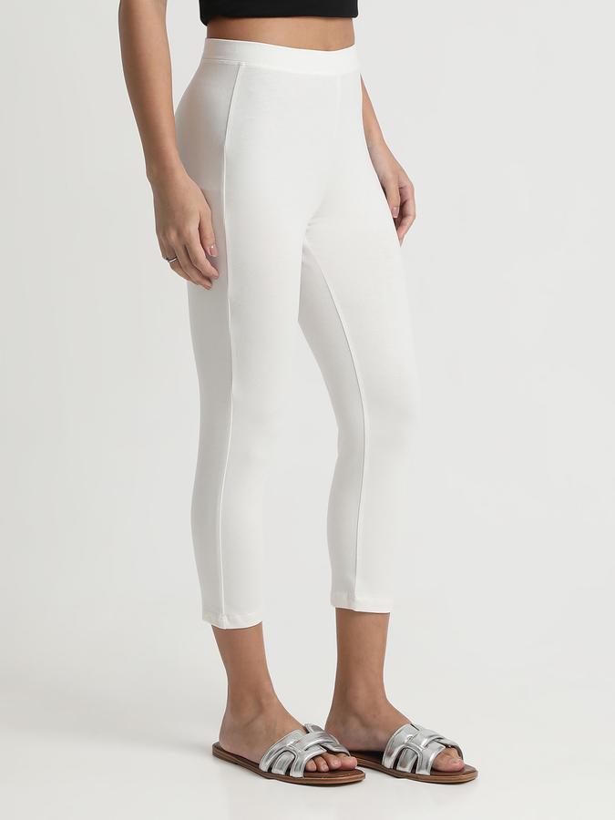 R&B Women Ivory Solid Cargo Capri Leggings
