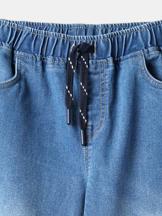 Boys Lightly Washed Relaxed Fit Jeans image number 3