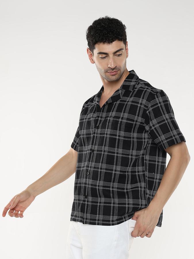 Men Checkered Casual Shirt image number 2