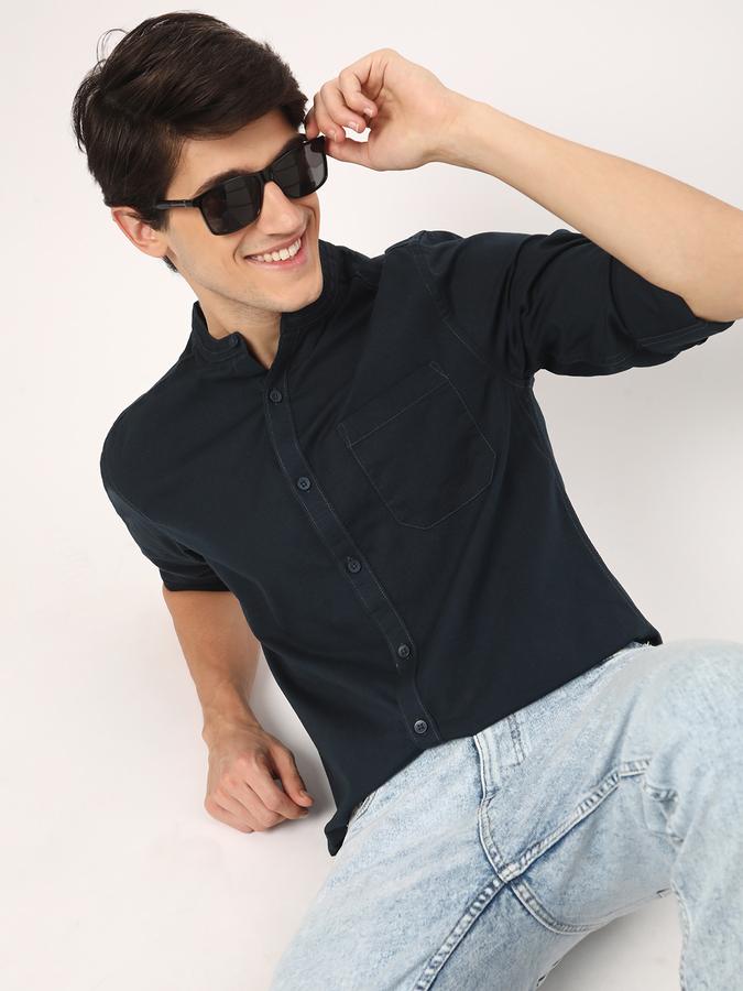 Men Regular Fit Shirt with Band Collar image number 0