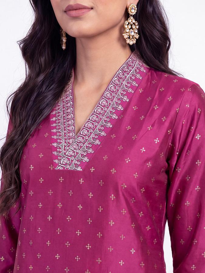 R&B Women Magenta  Embroidered V-Neck Three-Quarter Sleeve Ikat Kurta