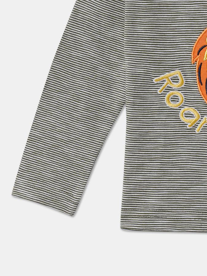 Boys Graphic Print Round-Neck T-Shirt image number 3