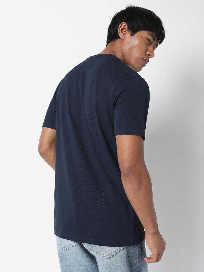 Men Regular Fit Crew-Neck T-Shirt image number 3