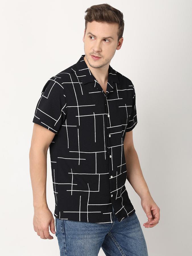 Men Relaxed Fit Spread-Collar Shirt image number 2