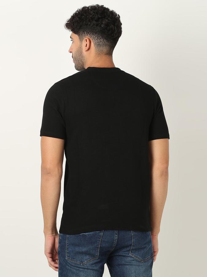 Men Solid Regular Fit T-shirt data-index=