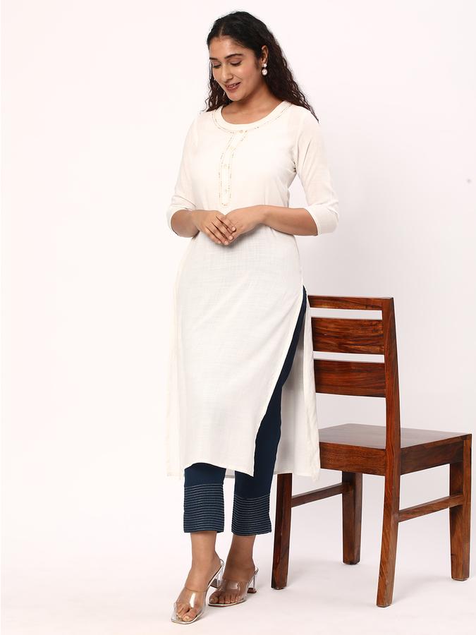 Women Slim Fit Pants image number 1