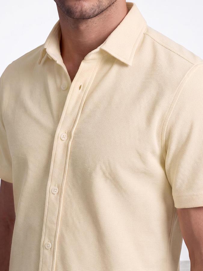 R&B Men Light Yellow Solid Spread Collar Short Sleeves Shirt