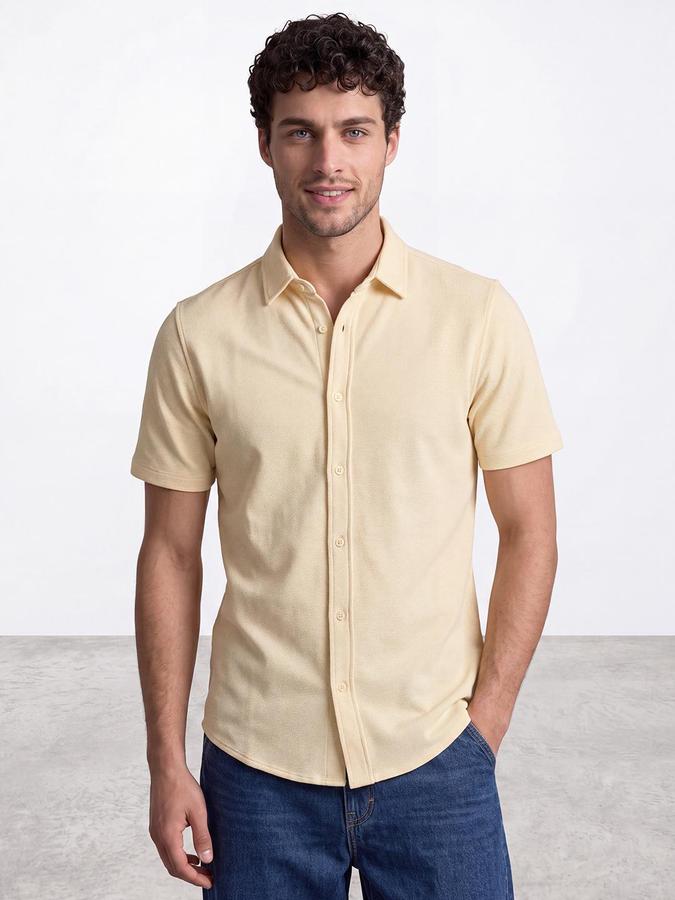 R&B Men Light Yellow Solid Spread Collar Short Sleeves Shirt