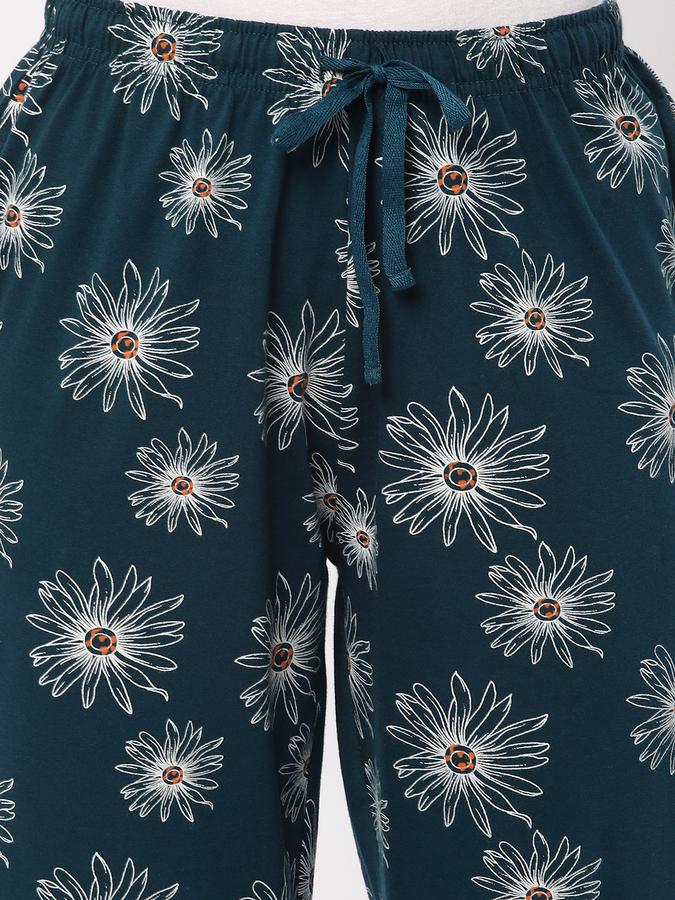 Women Cotton Relaxed Fit Drawstring Printed Capri Pants