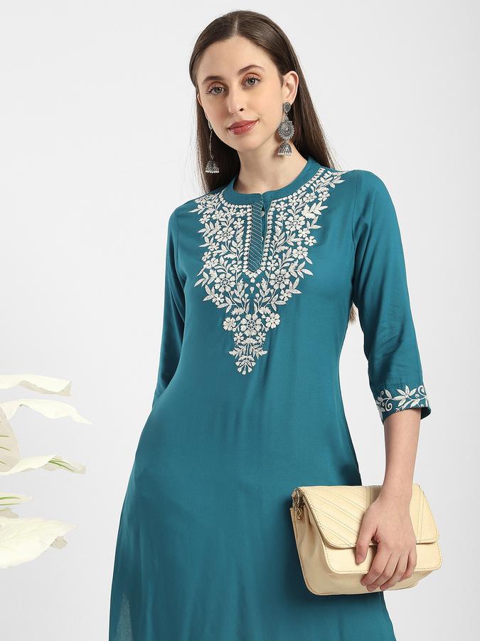 Women Viscose Regular Fit Mandarin Collar Embroidered Kurta