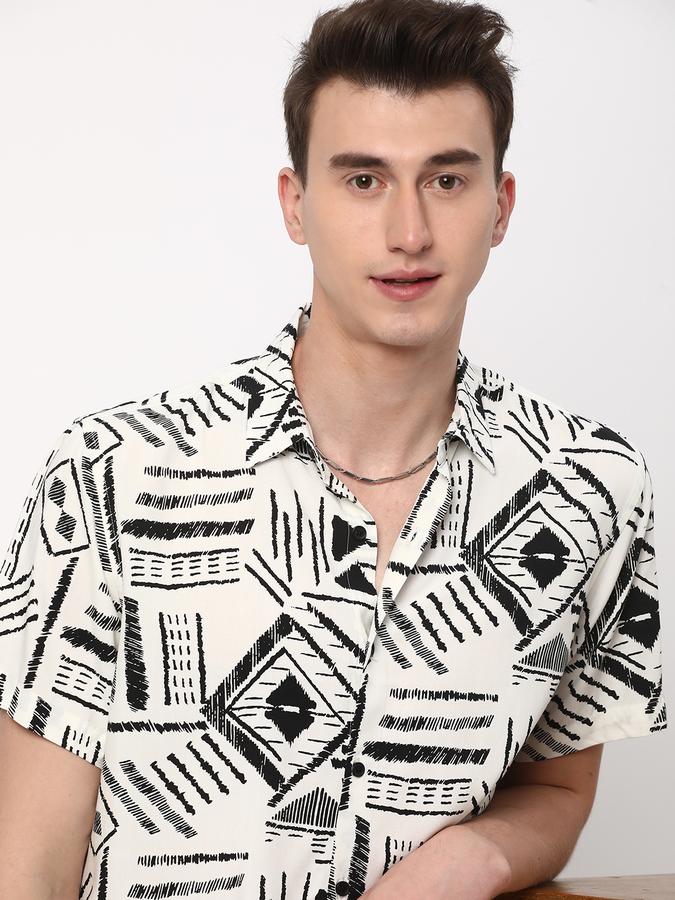 R&B Men Geometric Print Shirt with Spread Collar image number 0