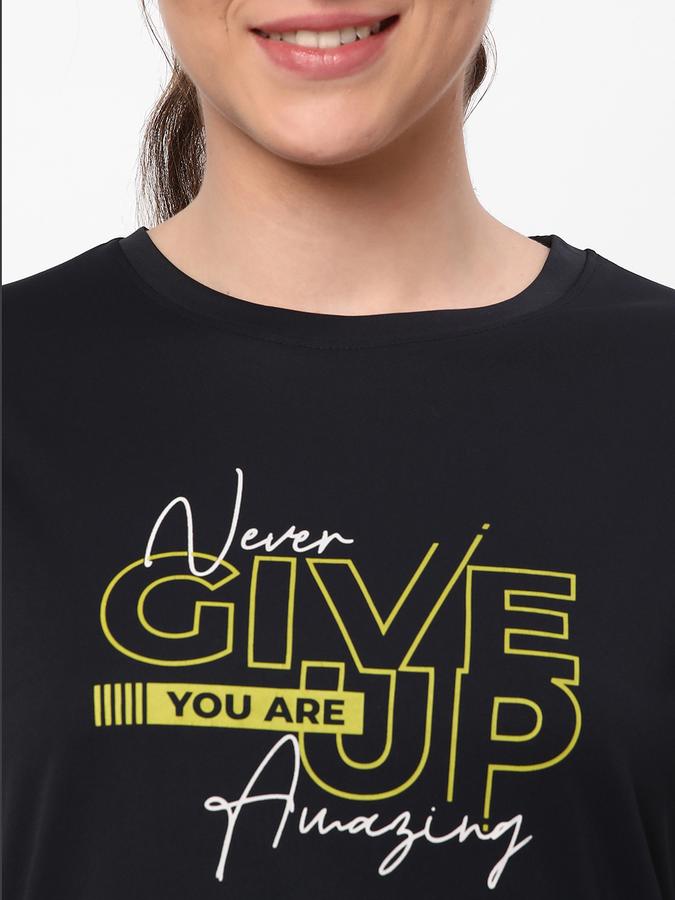 Women Graphic T-shirt image number 3