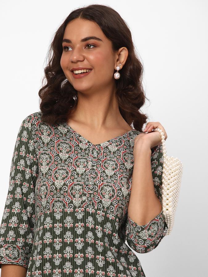 R&B Women Green Kurtas