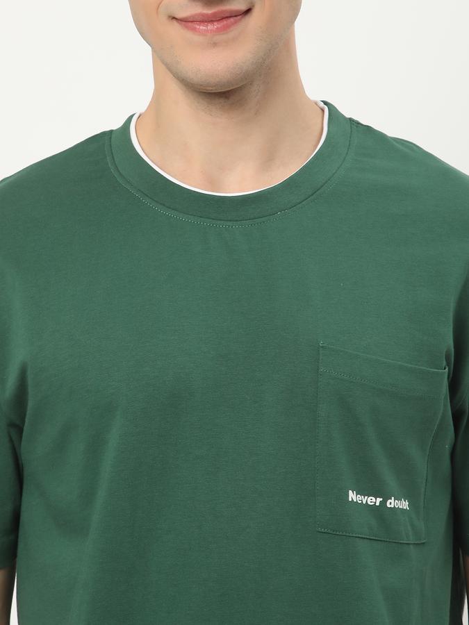 Men Regular Fit Crew-Neck T-Shirt with Patch Pocket image number 3