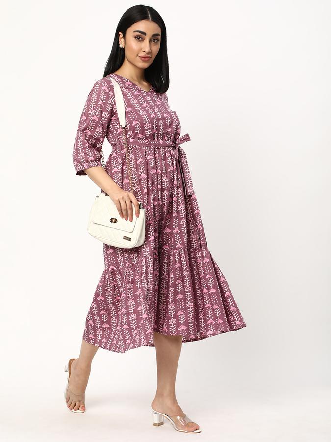 R&B Women Red Kurtas image number 1