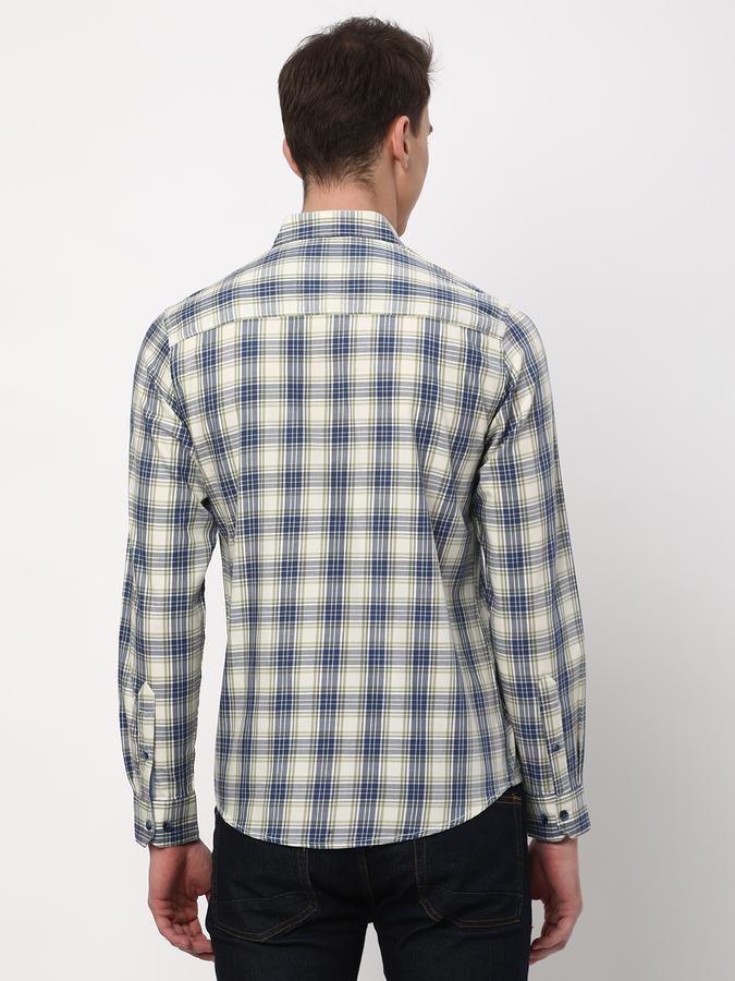 Men Checked Regular Fit Shirt with Patch Pocket image number 2