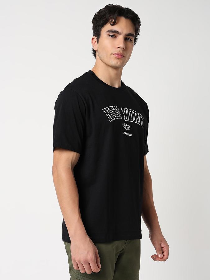 Solid Men Round Neck T-Shirt image number 1