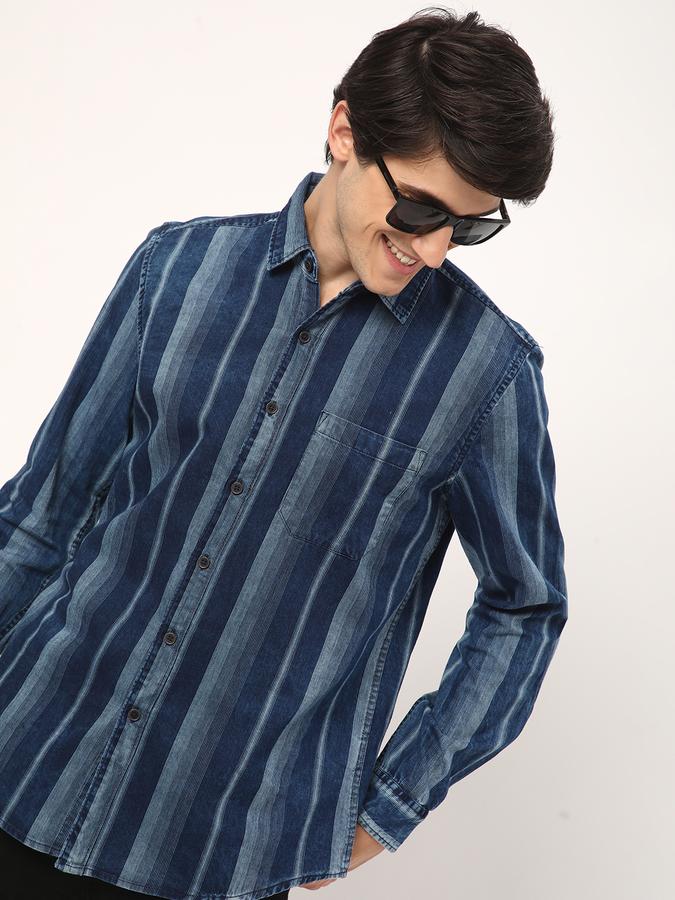 Men Slim Fit Cutaway Collar Shirt image number 0
