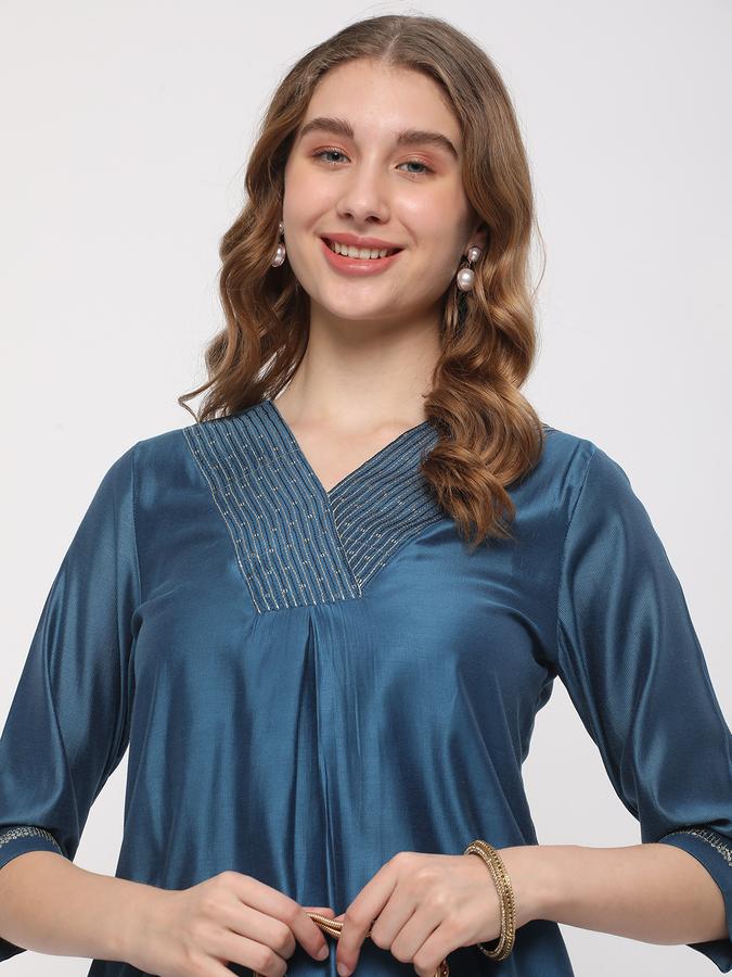 Women V-Neck Straight Kurta image number 0