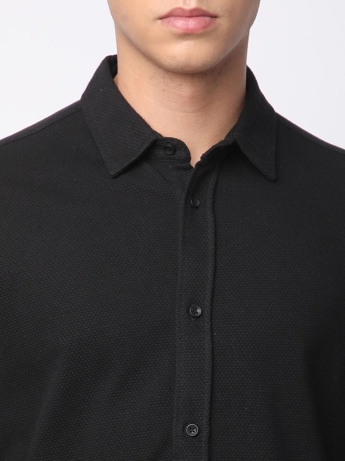 R&B Men Solid Casual Shirt image number 3