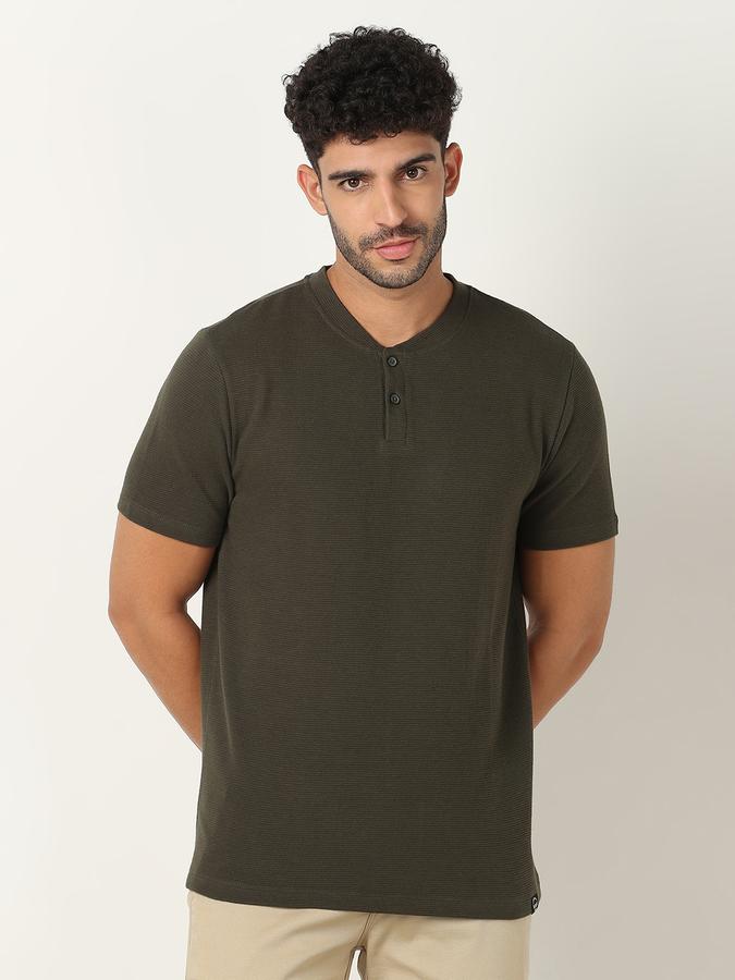 Men Solid Regular Fit T-shirt image number 0