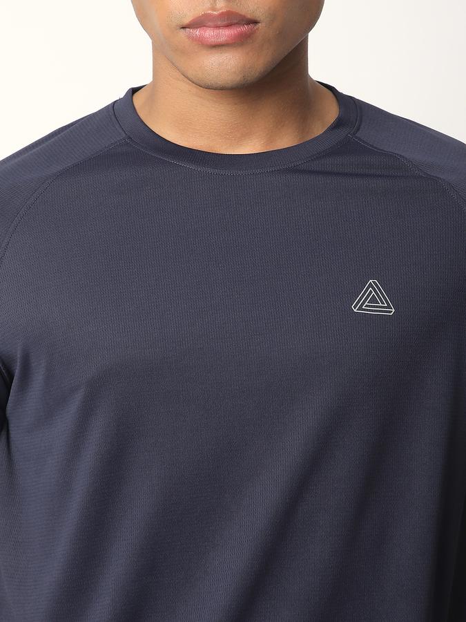 Solid Men Round Neck T-Shirt data-index=