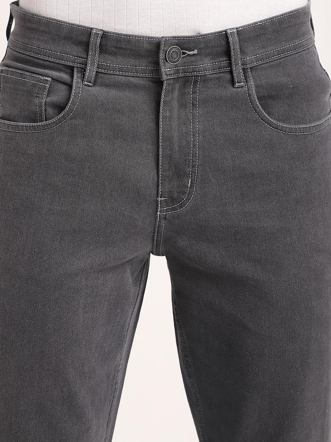 Men Cotton Blend Straight Fit Mid Rise Clean Look Jeans