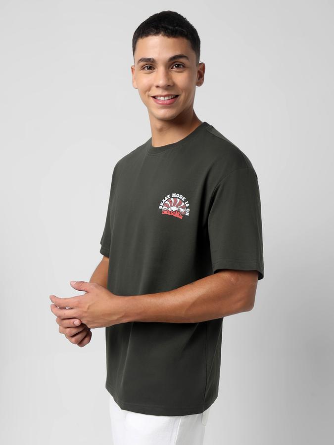 Men Cotton Blend Oversized Fit Crew Neck Graphic T-shirt