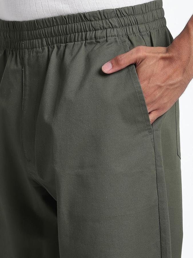 R&B Men Olive Solid Relaxed Fit Trousers