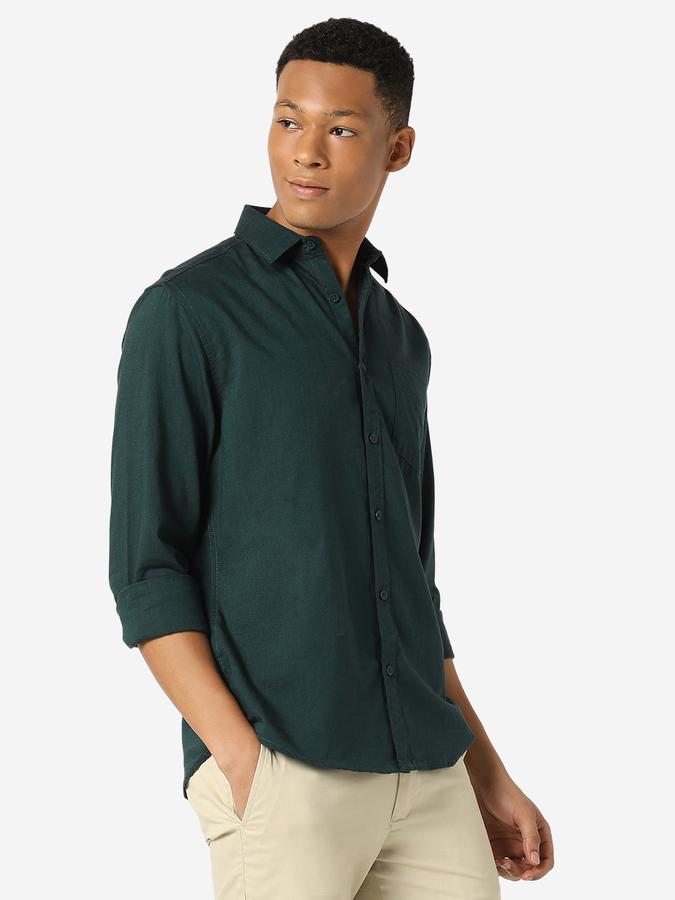 Men Shirt with Spread Collar image number 3