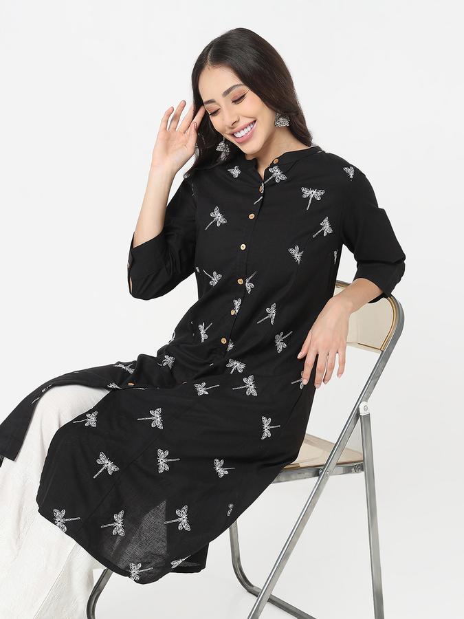 Women's regular fit dragon fly embroidered princess panel solid kurta 