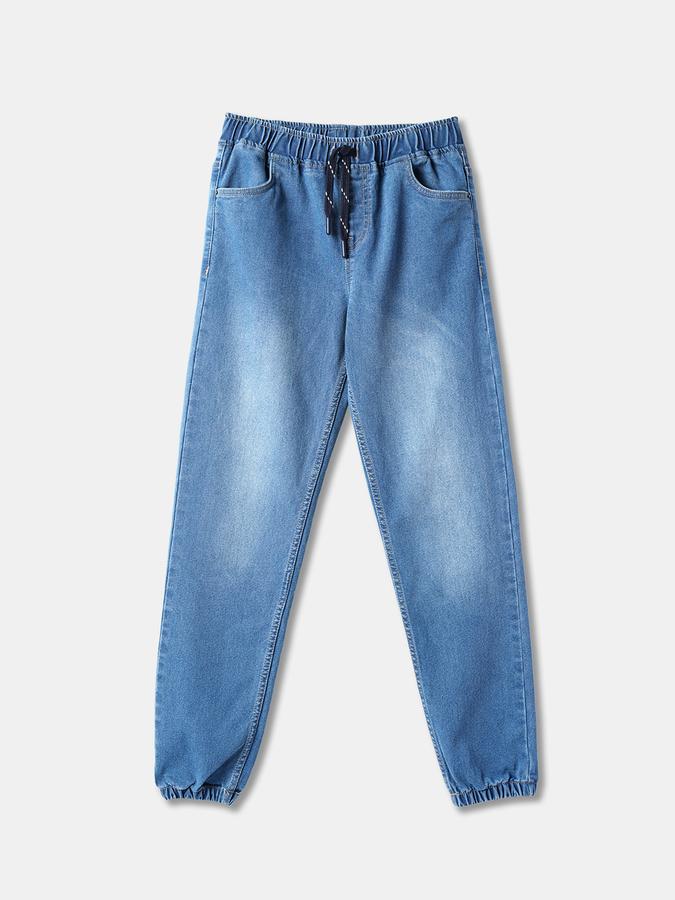 Boys Lightly Washed Relaxed Fit Jeans image number 0