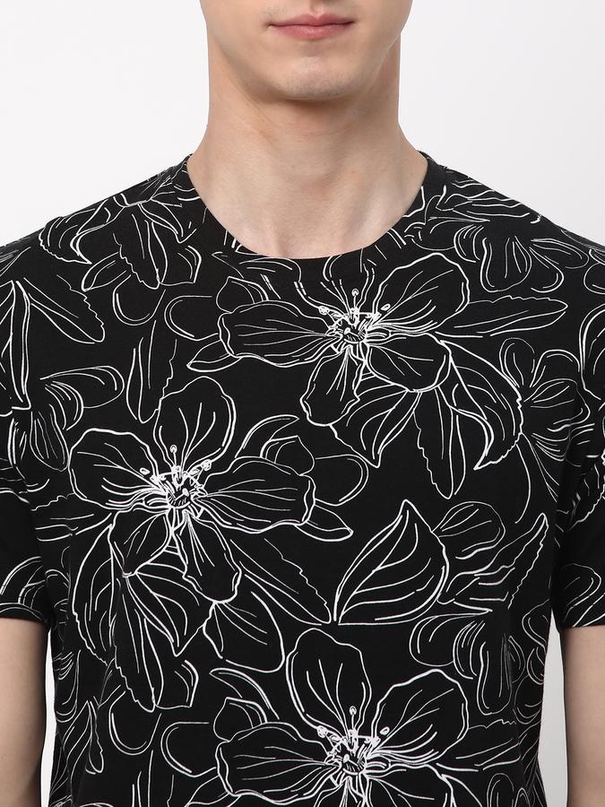 Men Printed Regular Fit Round-Neck T-Shirt image number 3