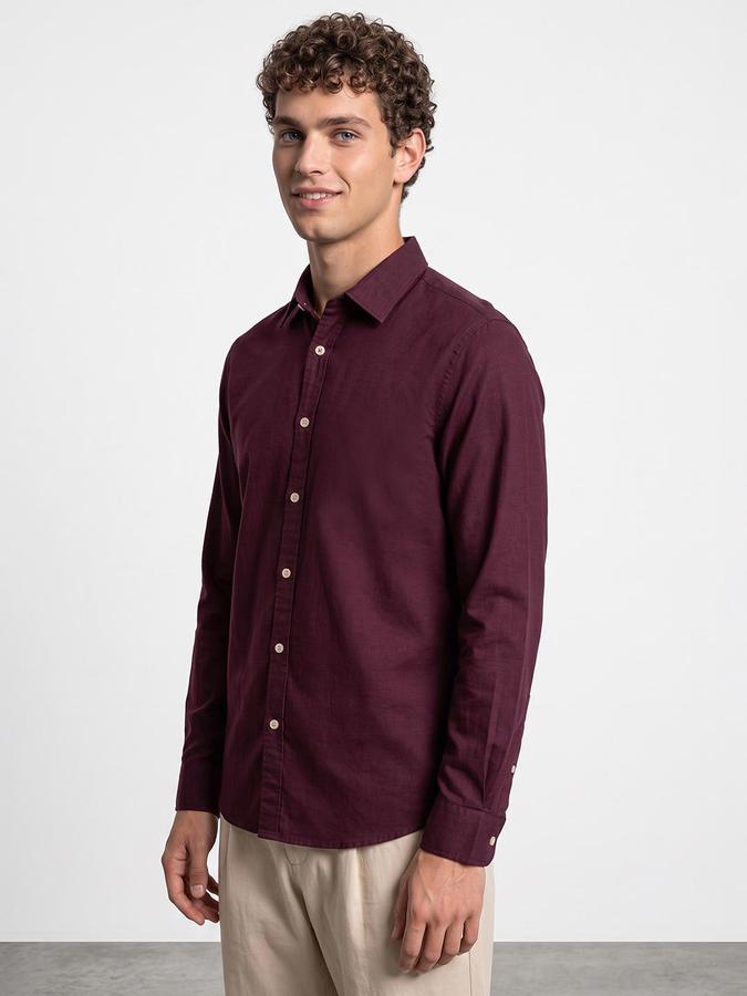 R&B Men Burgandy Solid Long Sleeves Regular Fit Shirt