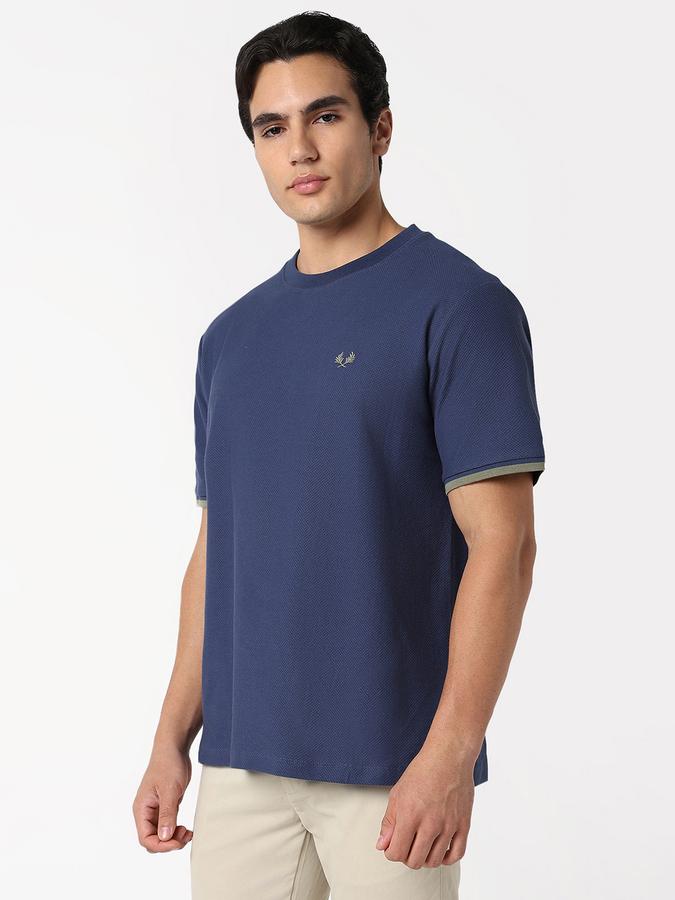 Self Design Men Round Neck T-Shirt  image number 2