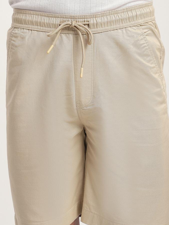 Men Cotton Blend Regular Fit Drawstring Solid Shorts