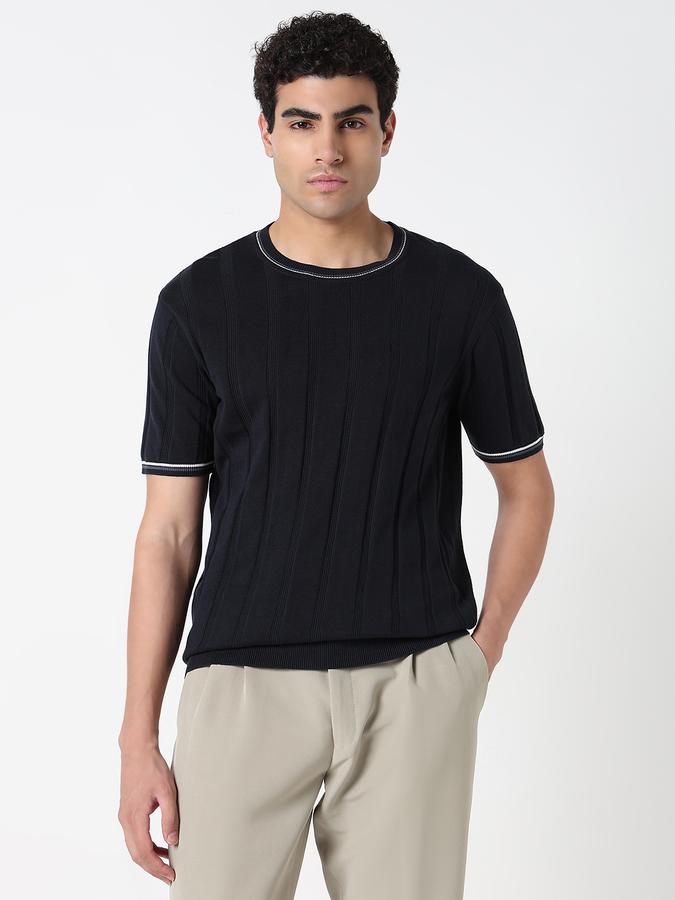 Solid Men Round Neck T-Shirt image number 1