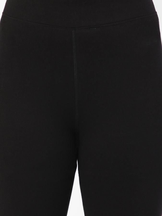R&B Women Black Shorts image number 3