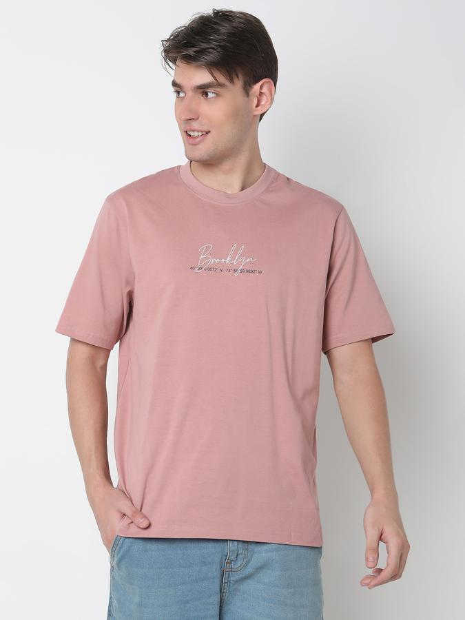 Men Typographic Print Regular Fit Crew-Neck T-Shirt image number 0